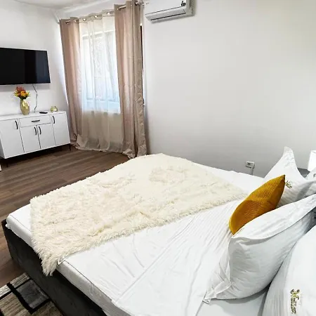 M Luxury Apartamento *