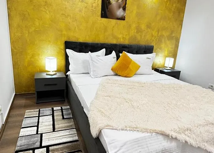 M Luxury Apartment *